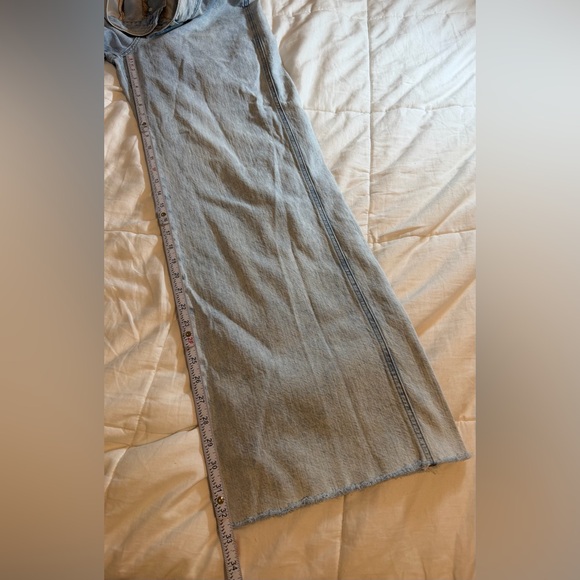 Veronica Beard Taylor Relaxed Wide Leg Jeans High Rise Light Wash Frayed Hem 31 - Picture 10 of 14